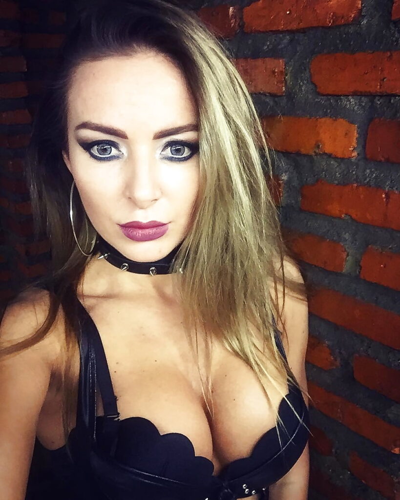 Kendra from Boston, 32 years old