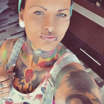 Millie2643 from Pearland, 32 years old