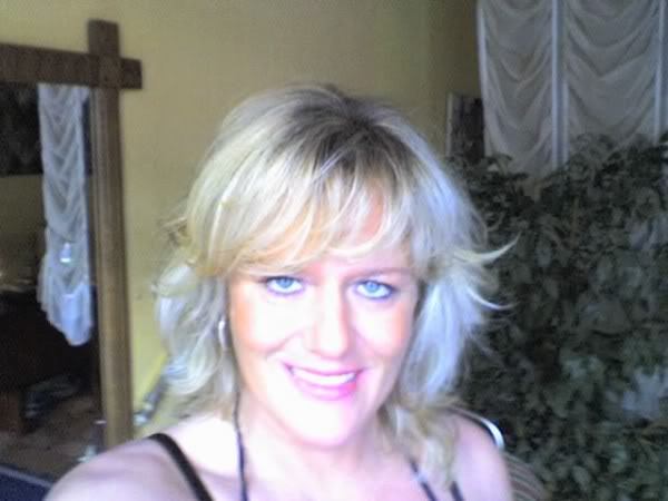 PoshOlivia from Kent, 52 years old