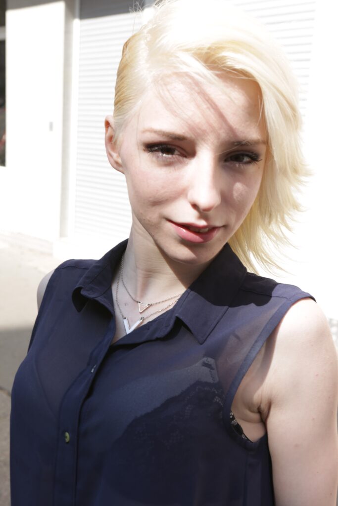 Snowie244 from Montana, 24 years old