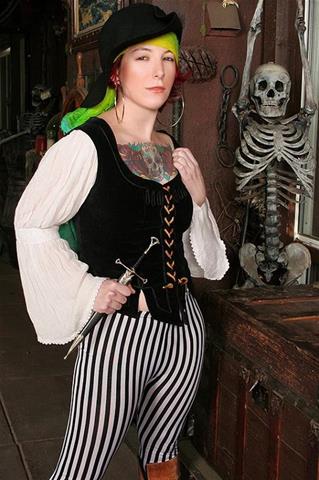 Pirate Queen from Costa Mesa, 39 years old